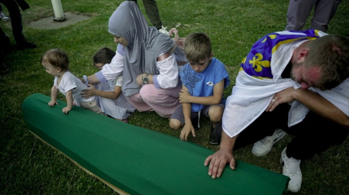 Srebrenitsa soyqırımının 31-ci ildönümündə şəxsiyyəti yeni müəyyənləşdirilən 10 qurban dəfn olunub