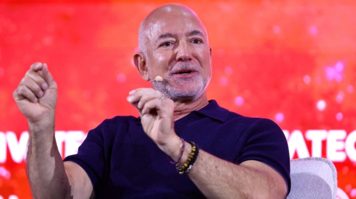 Cef Bezos: Süni intellekt işçiləri əvəzləməyəcək, işçi çatışmazlığı yaradacaq
