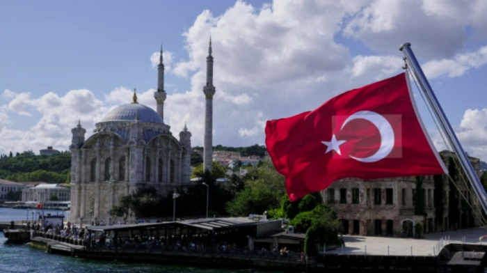 Türkiyədə rüşvət istintaqı çərçivəsində 36 şübhəlinin saxlanılmasına qərar verilib