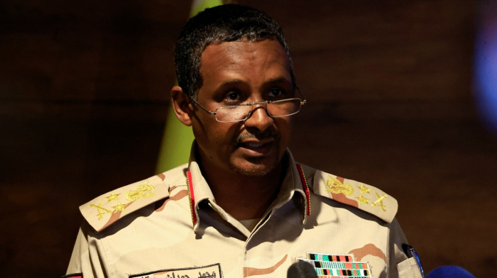 Sudan məhkəməsi Çevik Dəstək Qüvvələrinin liderini müharibə cinayətlərinə görə qiyabi ölüm cəzasına məhkum edib