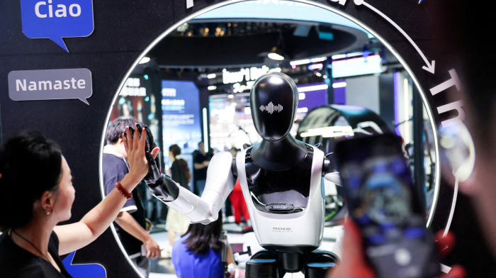 Çin ABŞ-nin robot idxalı qadağasına qarşı tədbir görəcəyini açıqlayıb