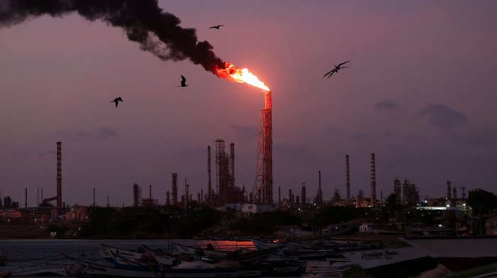 İranla danışıqlar və OPEC+ ölkələrinin hasilatı artırması nefti ucuzlaşdırıb