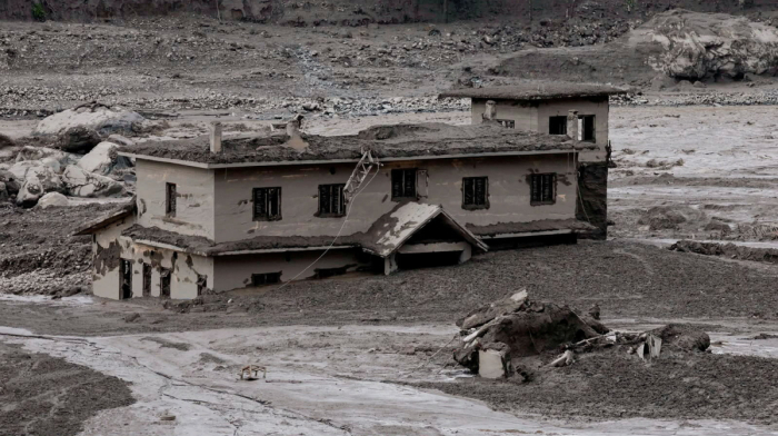 Nepal-Çin sərhədində baş verən daşqın nəticəsində azı 95 nəfər ölüb