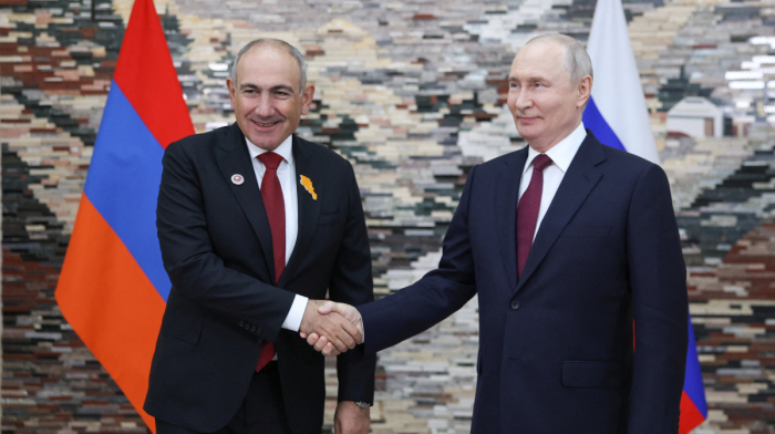 Putin Paşinyanı Ermənistanın Aİ-yə üzvlük planlarına aydınlıq gətirməyə çağırıb