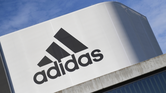 “Adidas” keçmiş israilli hərbçiyə görə boykot çağırışları ilə üzləşib