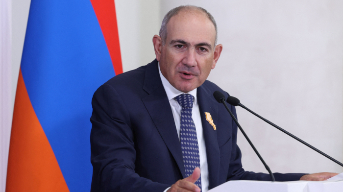 Paşinyan: “Ermənistan Rusiya və Aİ ilə əlaqələri gücləndirmək istəyir”