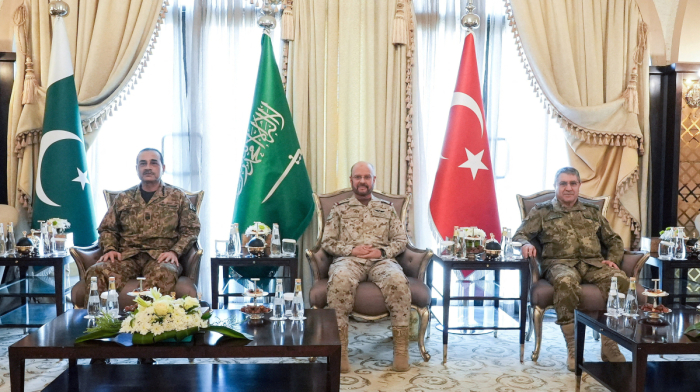 Türkiyə, Səudiyyə Ərəbistanı və Pakistan müdafiə əməkdaşlığını genişləndirməyi müzakirə edib