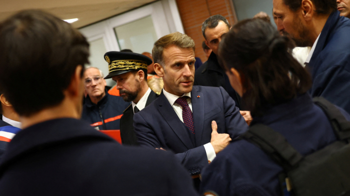 Paris yaxınlığında silahlı hücum: Makron hadisəni “dönüş nöqtəsi” adlandırıb